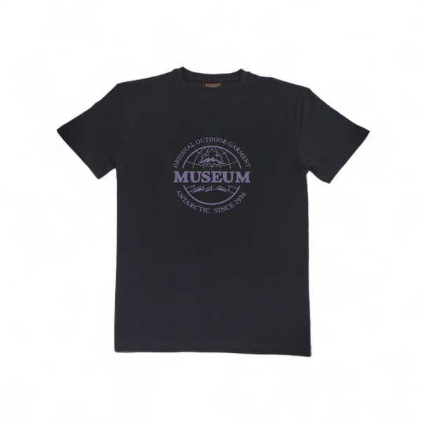 Museum - T-shirt blu con maxi logo